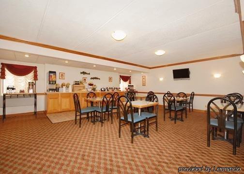 Howard Johnson By Wyndham Waukegan Great Lakes Interior photo